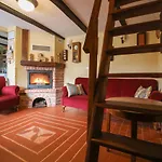 Country House With A Pool In Medvednica Nature Park